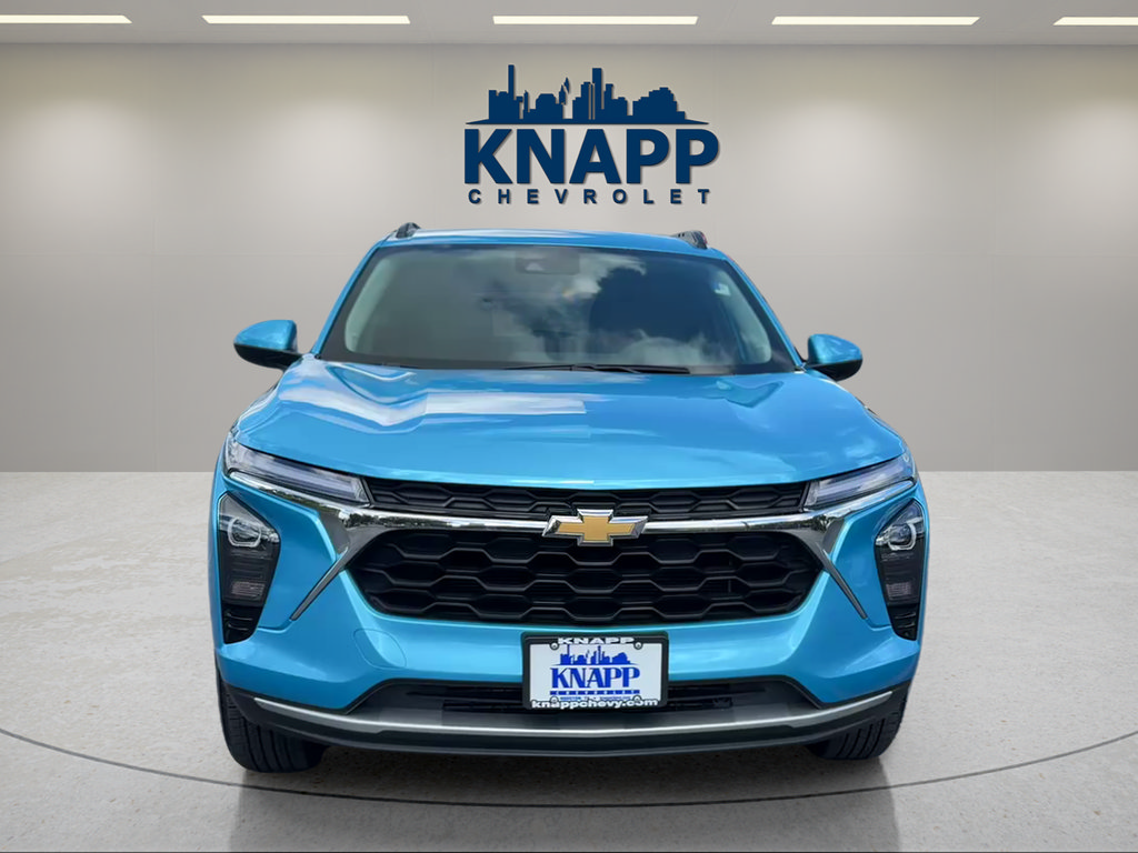 Used 2025 Chevrolet Trax LT FWD image 8