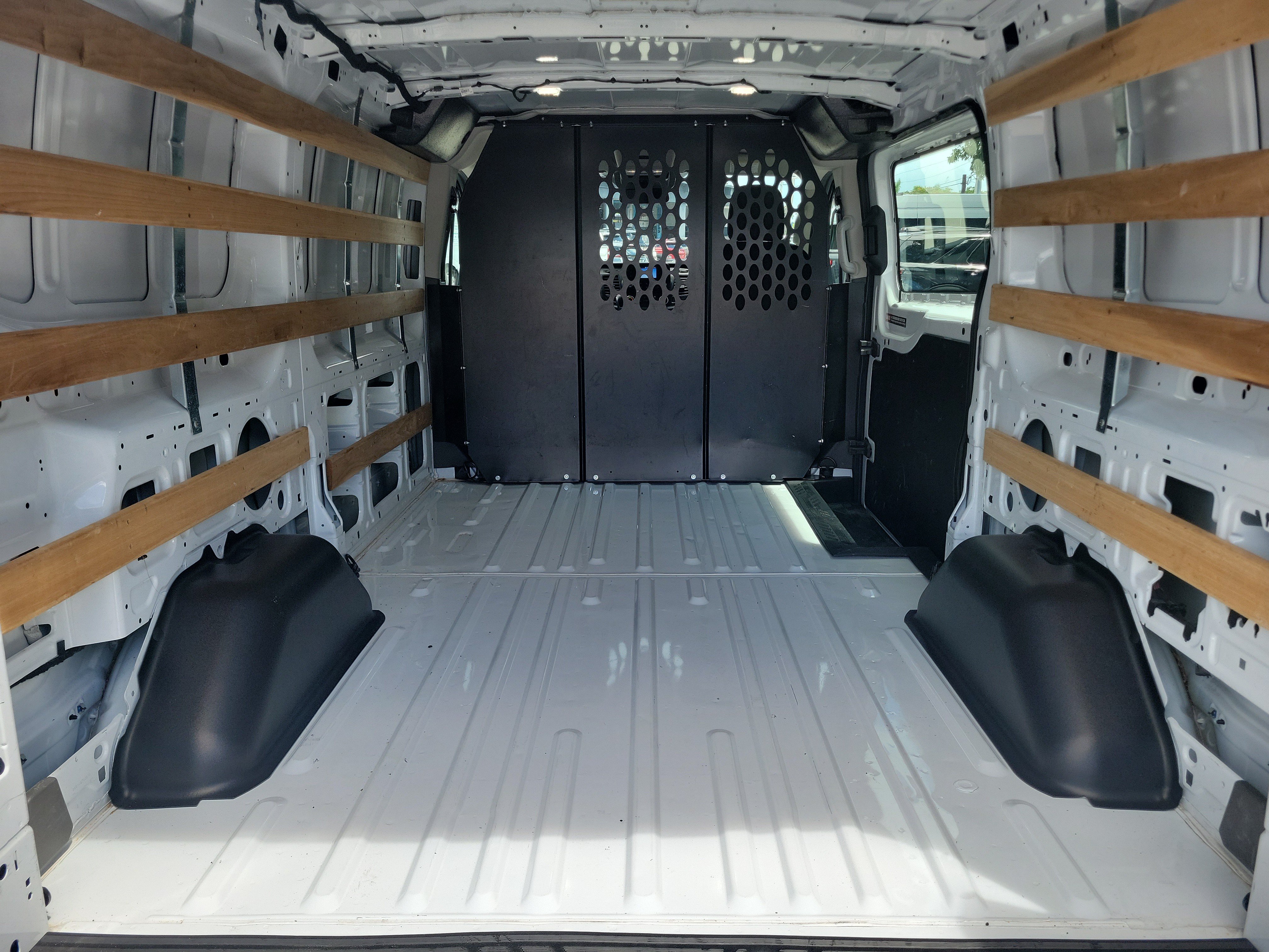 Used 2025 Ford Transit 250 Low Roof w/ Exterior Upgrade Package RWD image 12