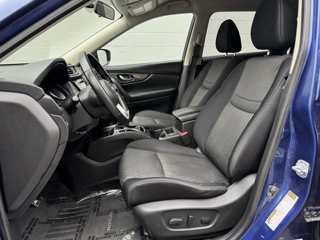 Used 2017 Nissan Rogue SV image 11