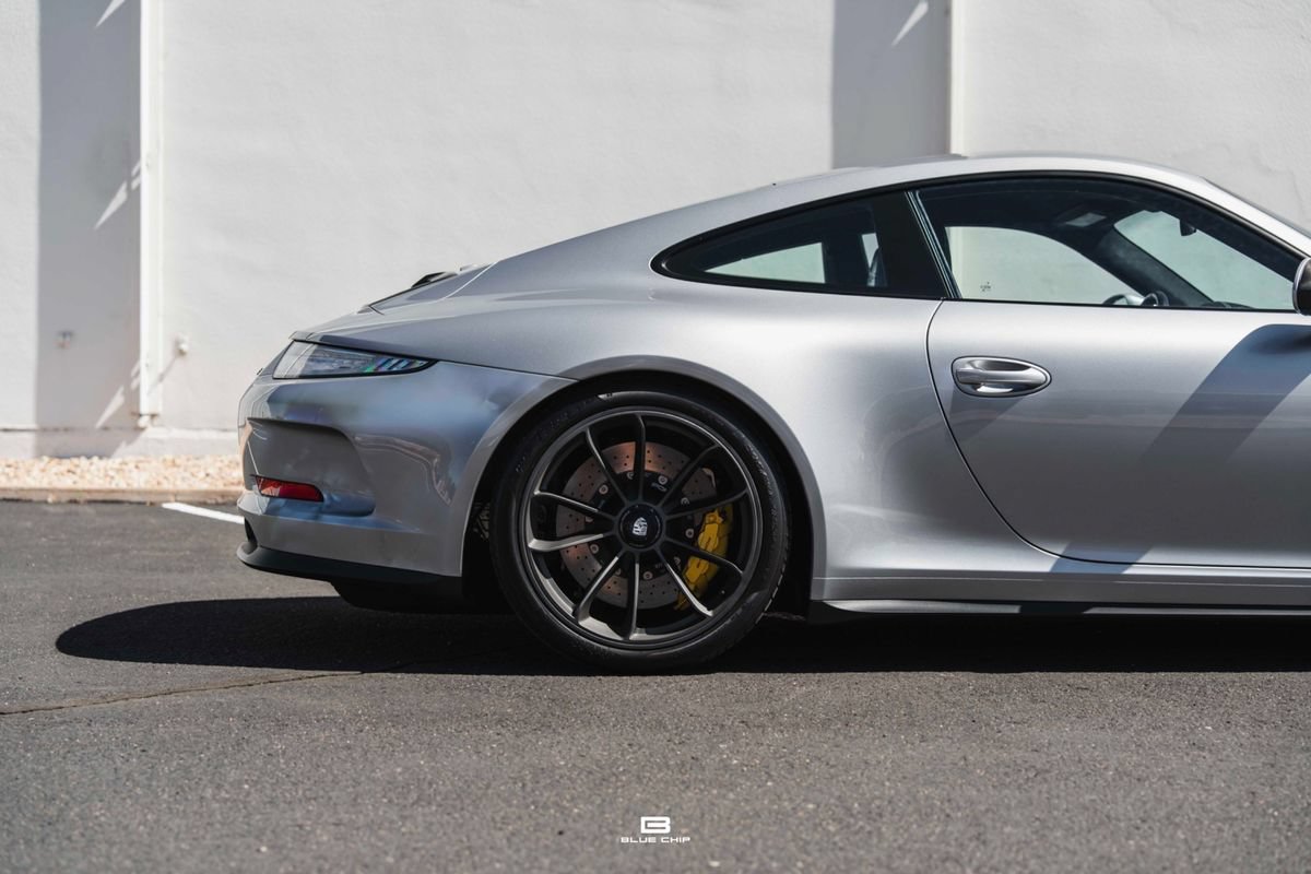 Used 2016 Porsche 911 R RWD image 20
