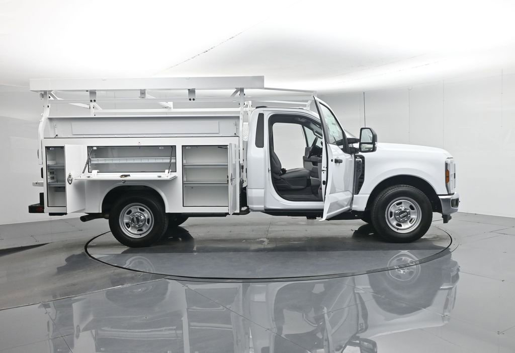 New 2026 Ford F350 XL w/ XL Chrome Package RWD image 4