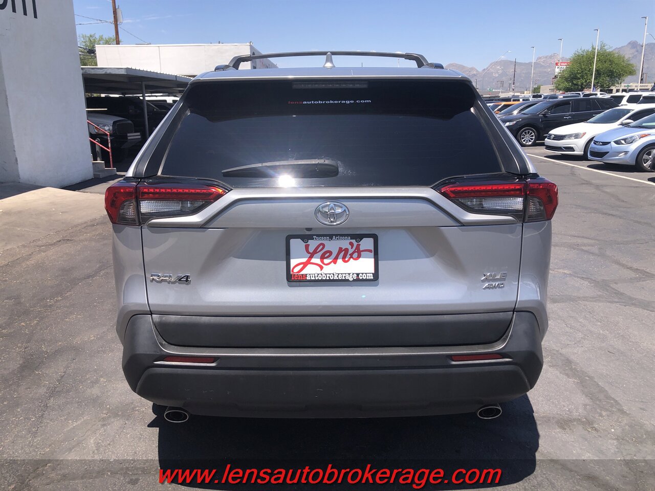 Used 2021 Toyota RAV4 XLE AWD/4WD image 7