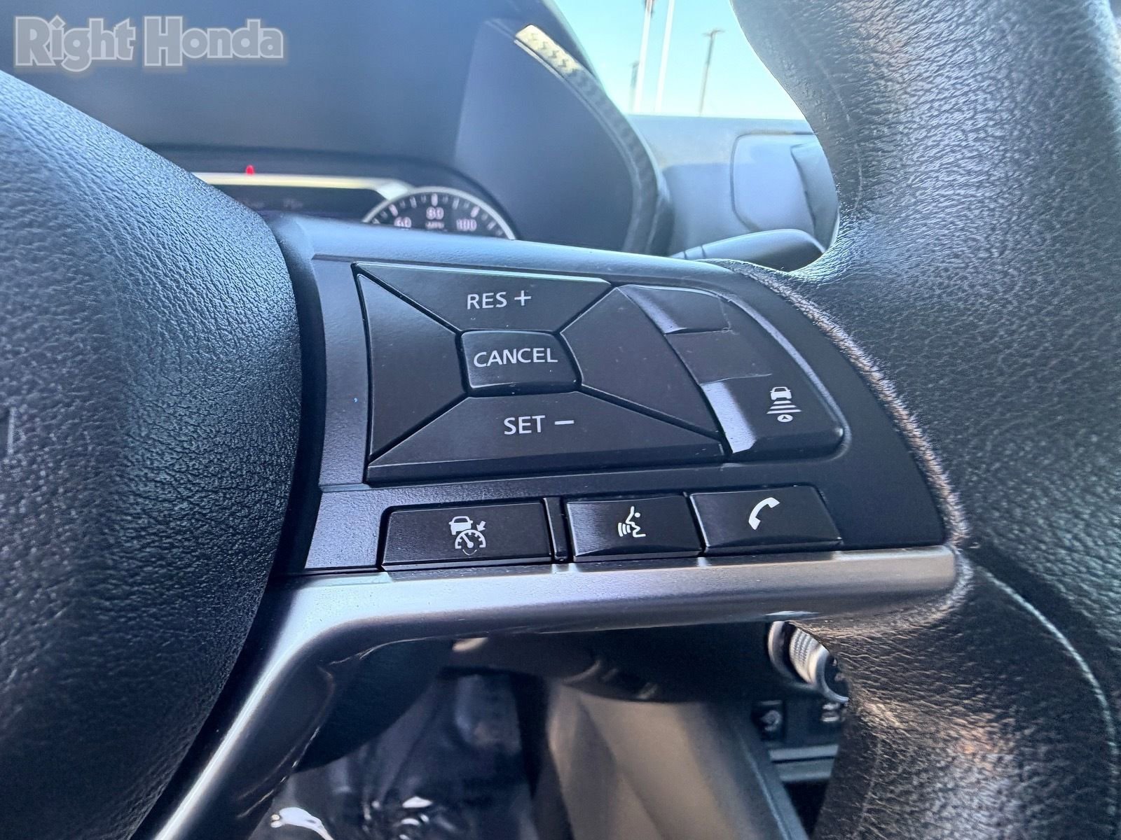 Used 2024 Nissan Sentra SV FWD image 21