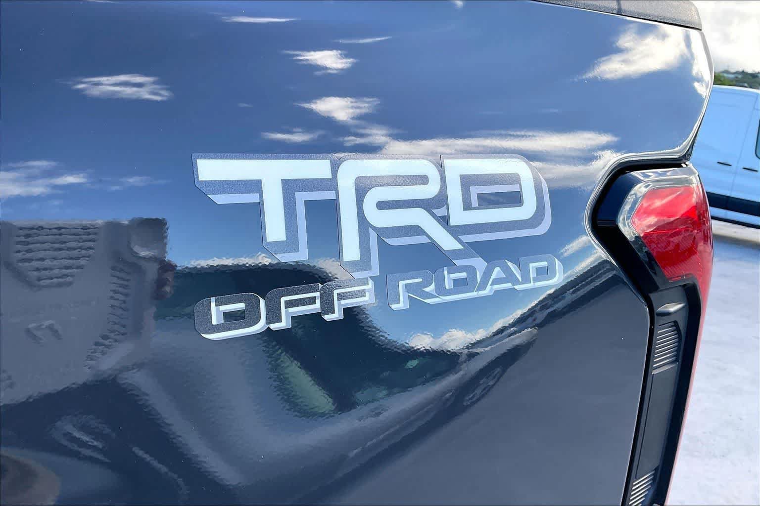 Used 2025 Toyota Tacoma TRD Off-Road AWD/4WD image 7
