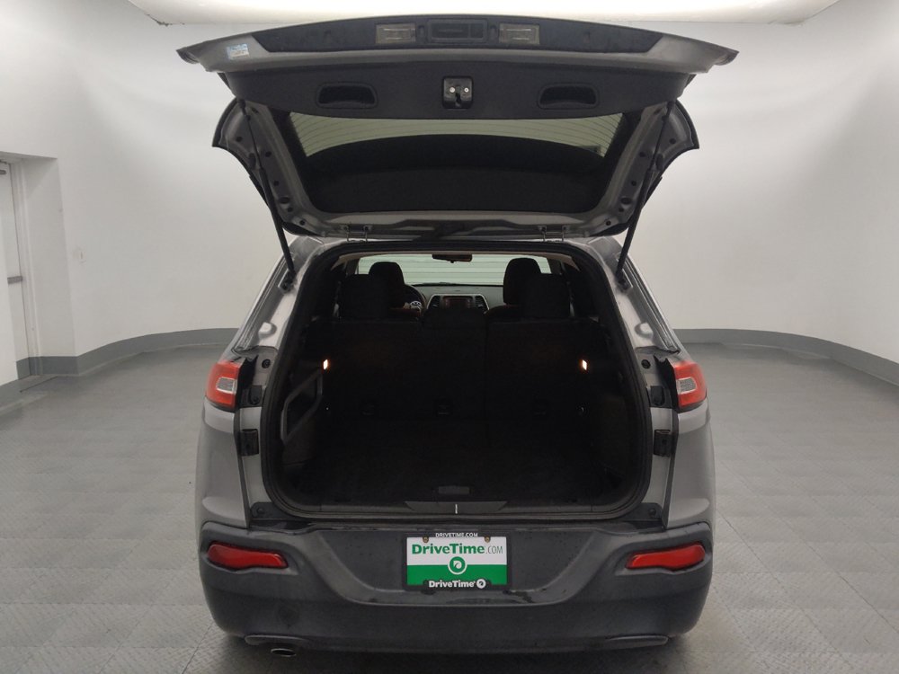 Used 2015 Jeep Cherokee Sport FWD image 29