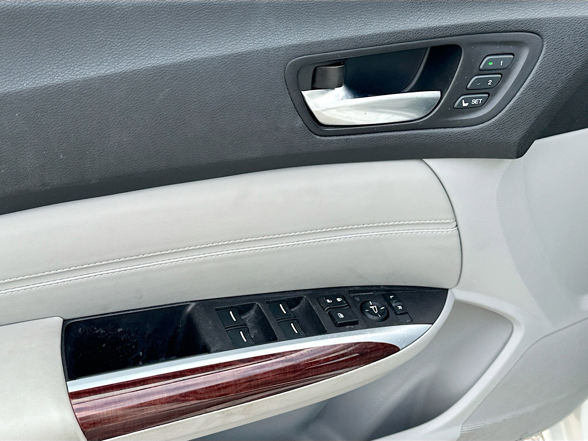 Used 2015 Acura TLX w/ Technology Package image 17