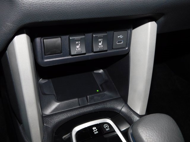 Used 2025 Toyota Corolla Cross XLE w/ Convenience Package image 44