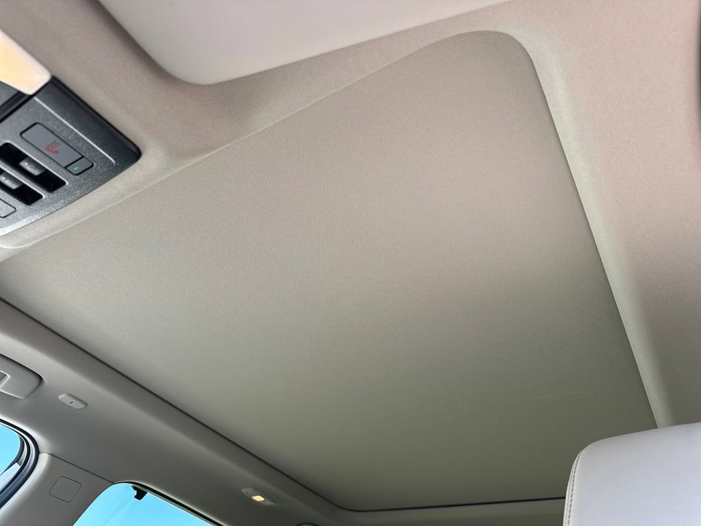 Used 2025 Nissan Rogue SL w/ SL Premium Package image 47