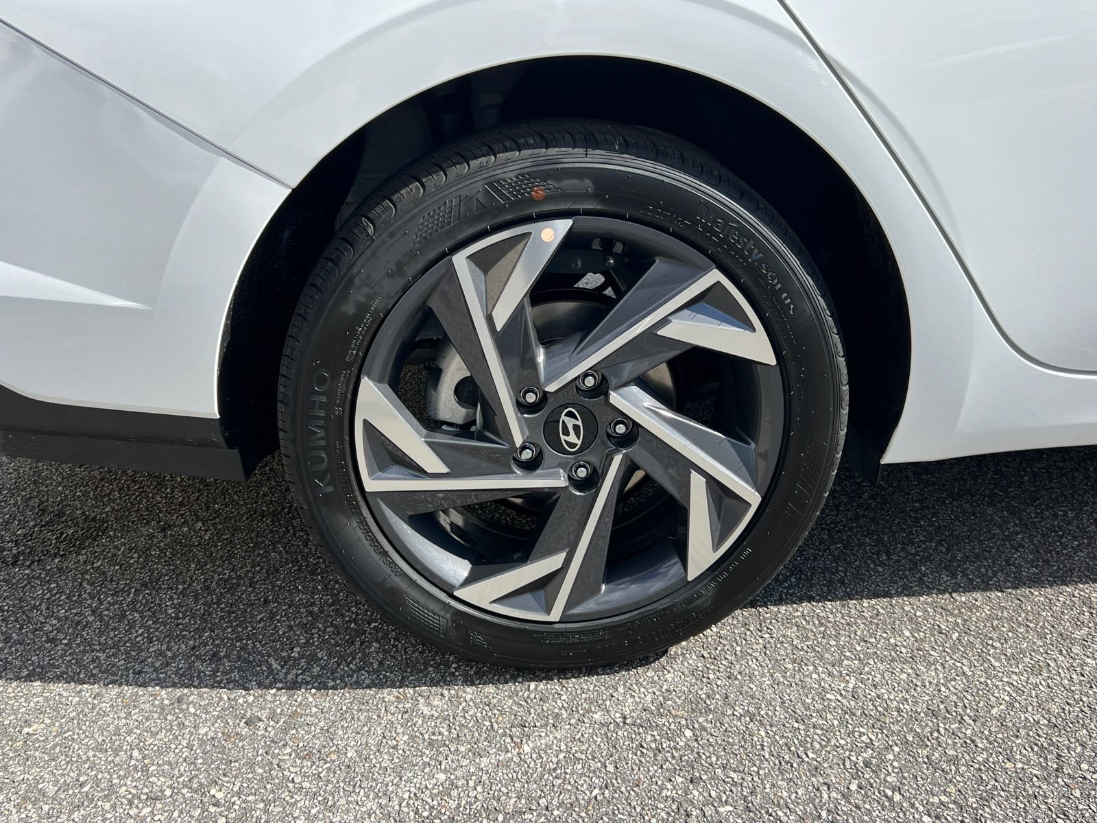 Certified 2025 Hyundai Elantra Sport FWD image 15