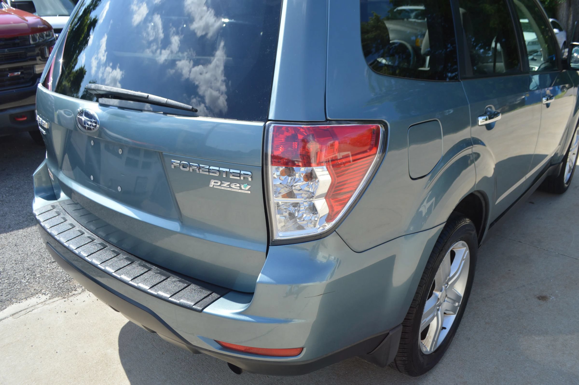 Used 2010 Subaru Forester 2.5X Premium AWD/4WD image 9
