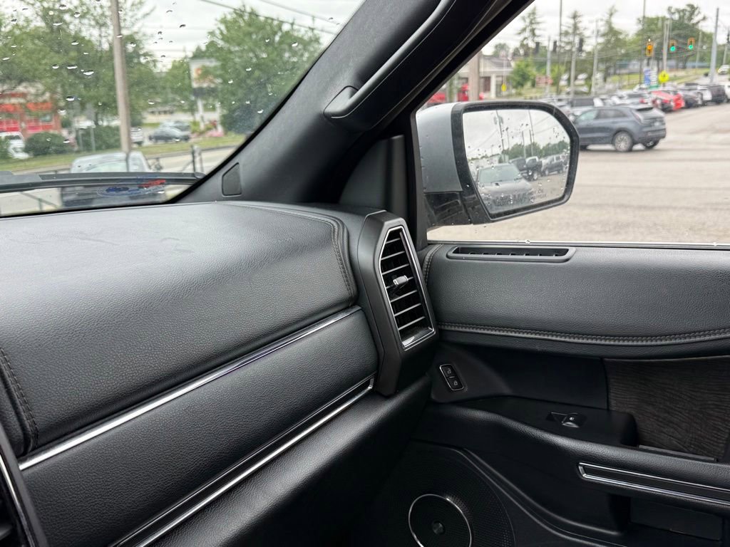 Used 2021 Ford Expedition Max Limited AWD/4WD image 23