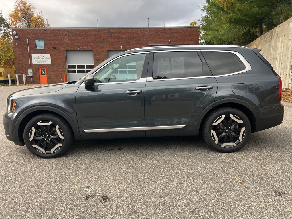 Used 2023 Kia Telluride S w/ S Sunroof Package image 2