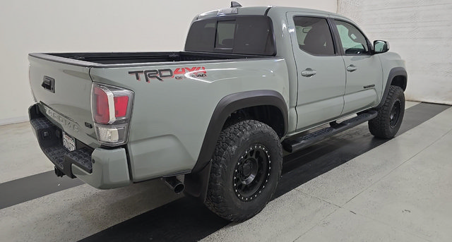 Used 2023 Toyota Tacoma TRD Off-Road w/ TRD Premium Off Road Package AWD/4WD image 14