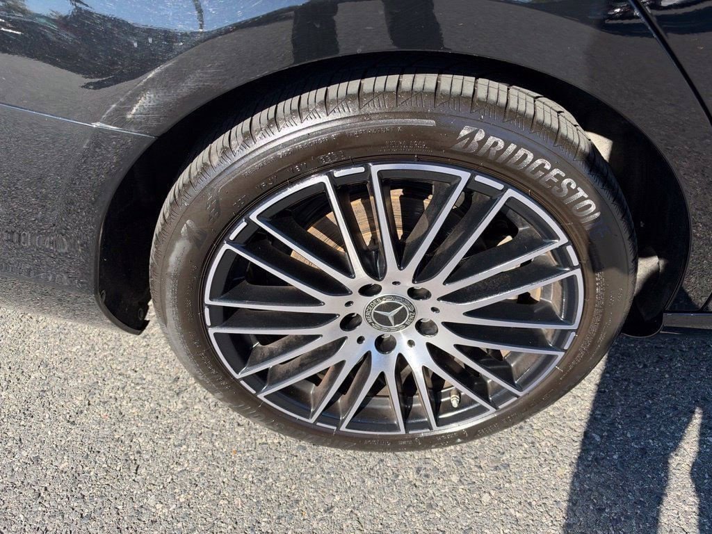 Used 2025 Mercedes-Benz C 300 4MATIC Sedan image 14