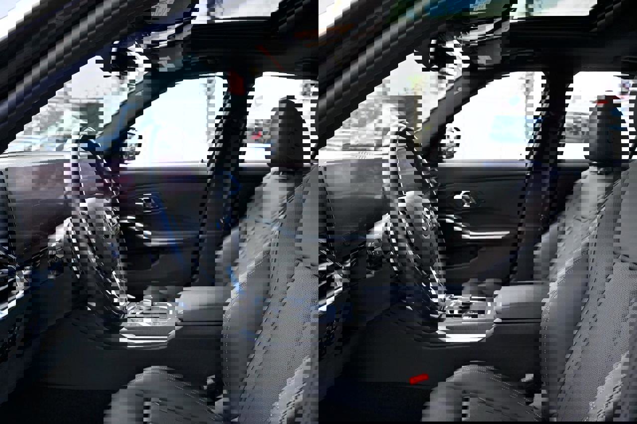 Used 2024 BMW 330i Sedan image 7