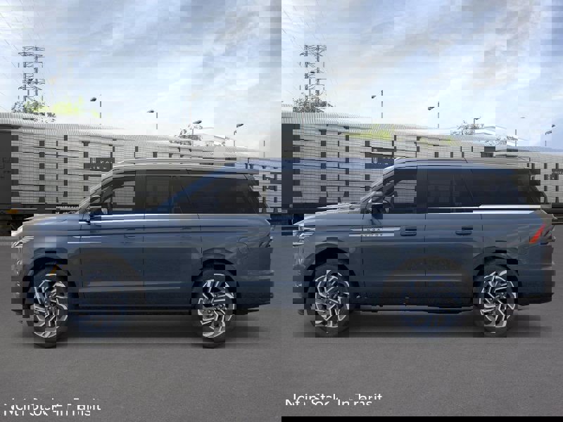 New 2025 Lincoln Navigator L Reserve image 26