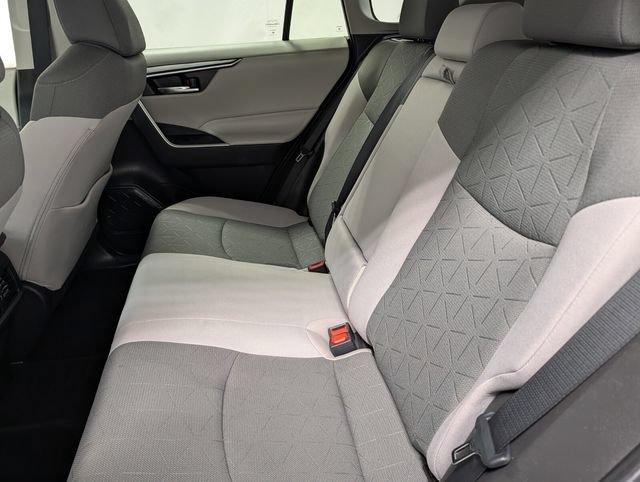 Used 2022 Toyota RAV4 XLE w/ Convenience Package AWD/4WD image 12