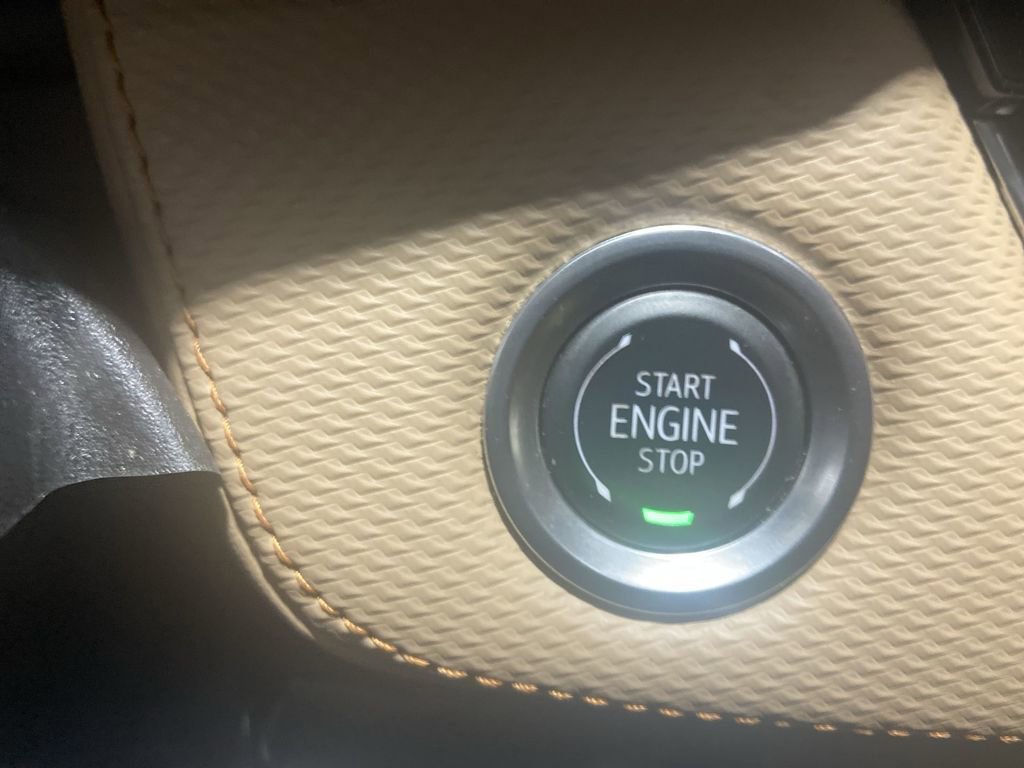 Used 2025 Chevrolet Equinox ACTIV w/ Safety and Technology Package image 17