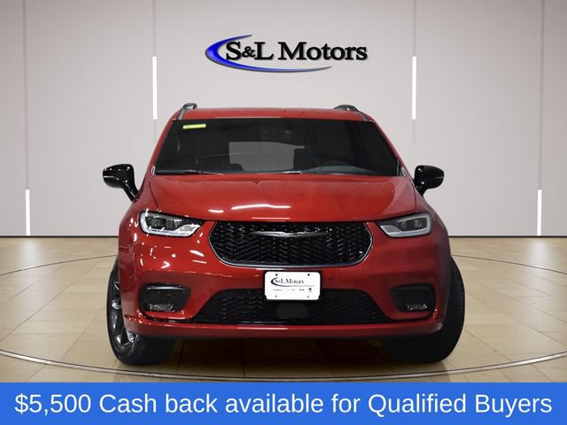 New 2026 Chrysler Pacifica Select w/ S Appearance Package FWD image 3