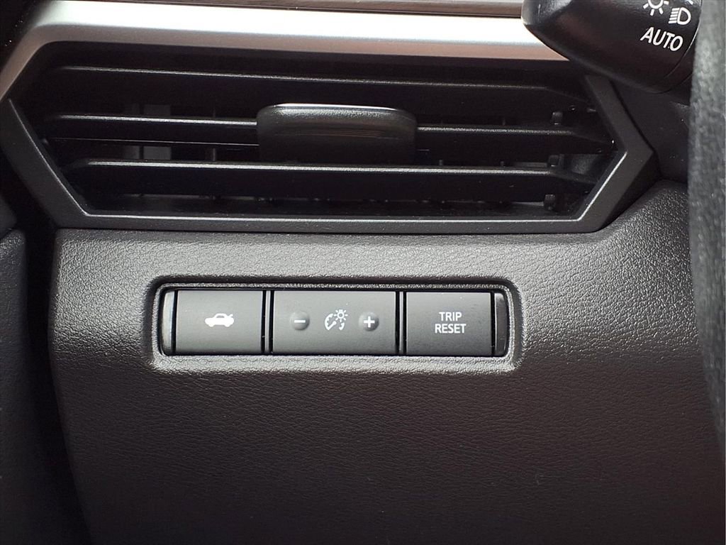 Used 2024 Nissan Altima 2.5 SV FWD image 15