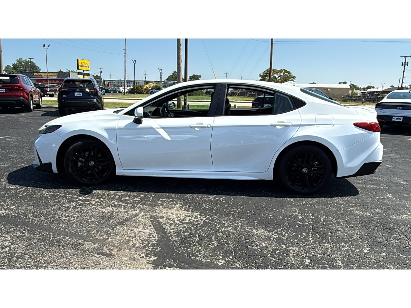 Certified 2025 Toyota Camry SE FWD image 4