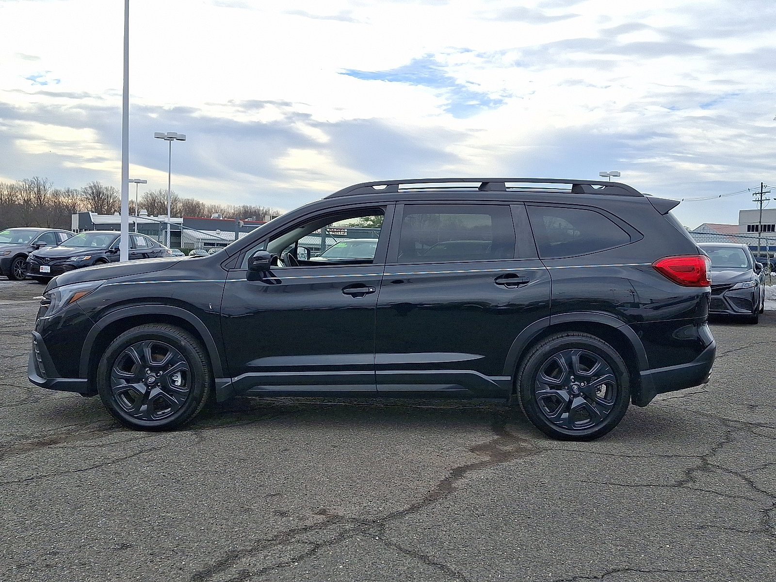 Used 2023 Subaru Ascent Onyx Edition image 4