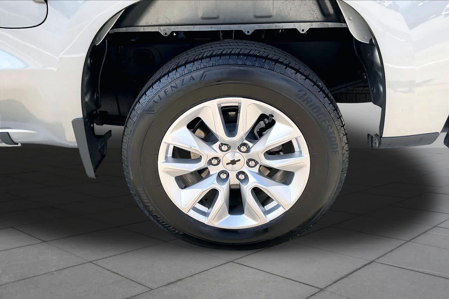 Used 2026 Chevrolet Silverado 1500 Custom RWD image 11