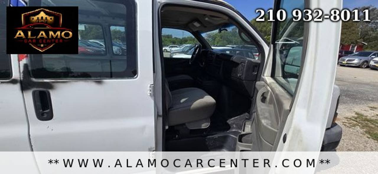 Used 2009 Chevrolet Express 1500 RWD image 13