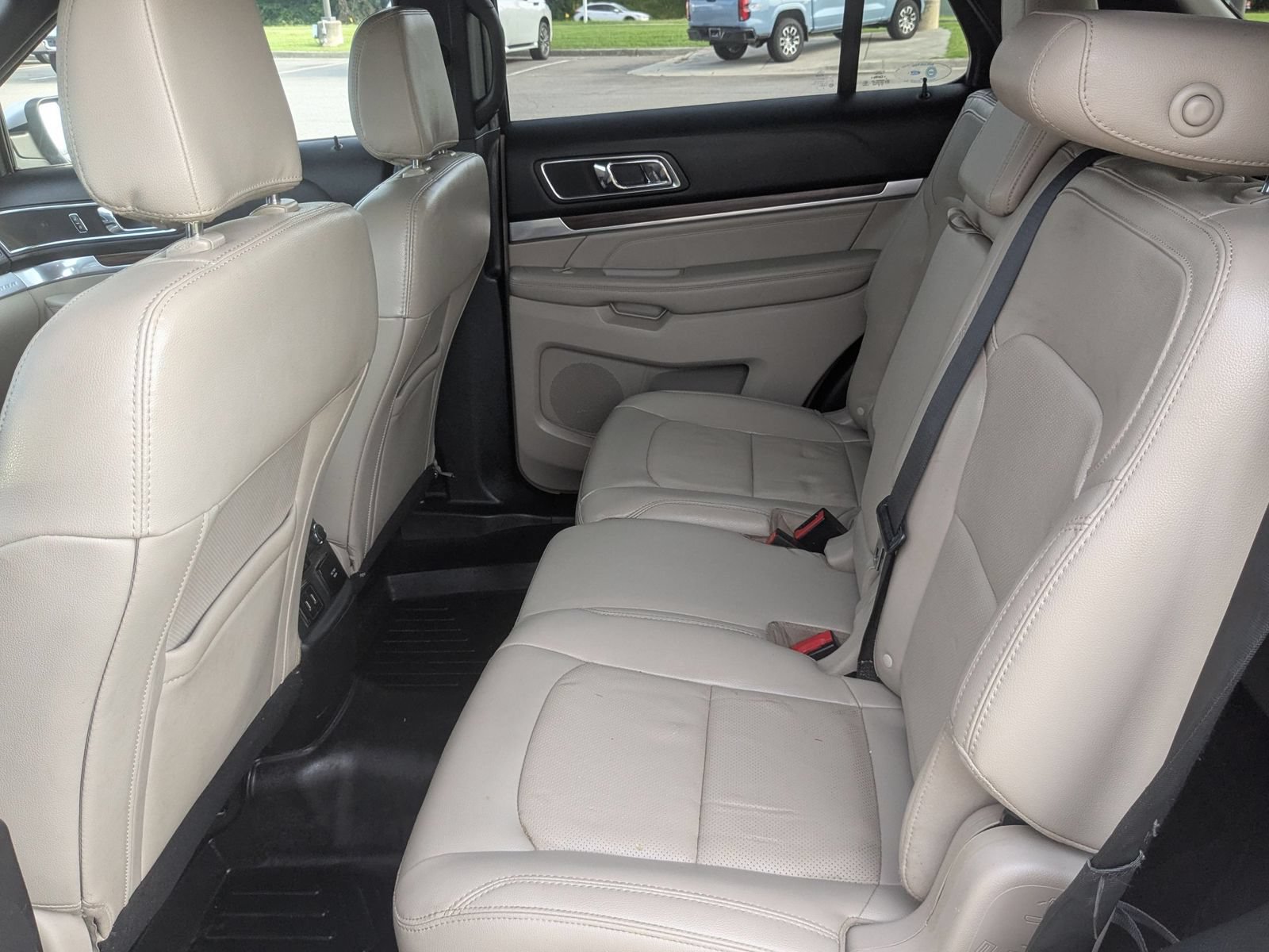 Used 2018 Ford Explorer Limited w/ Equipment Group 301A FWD image 30