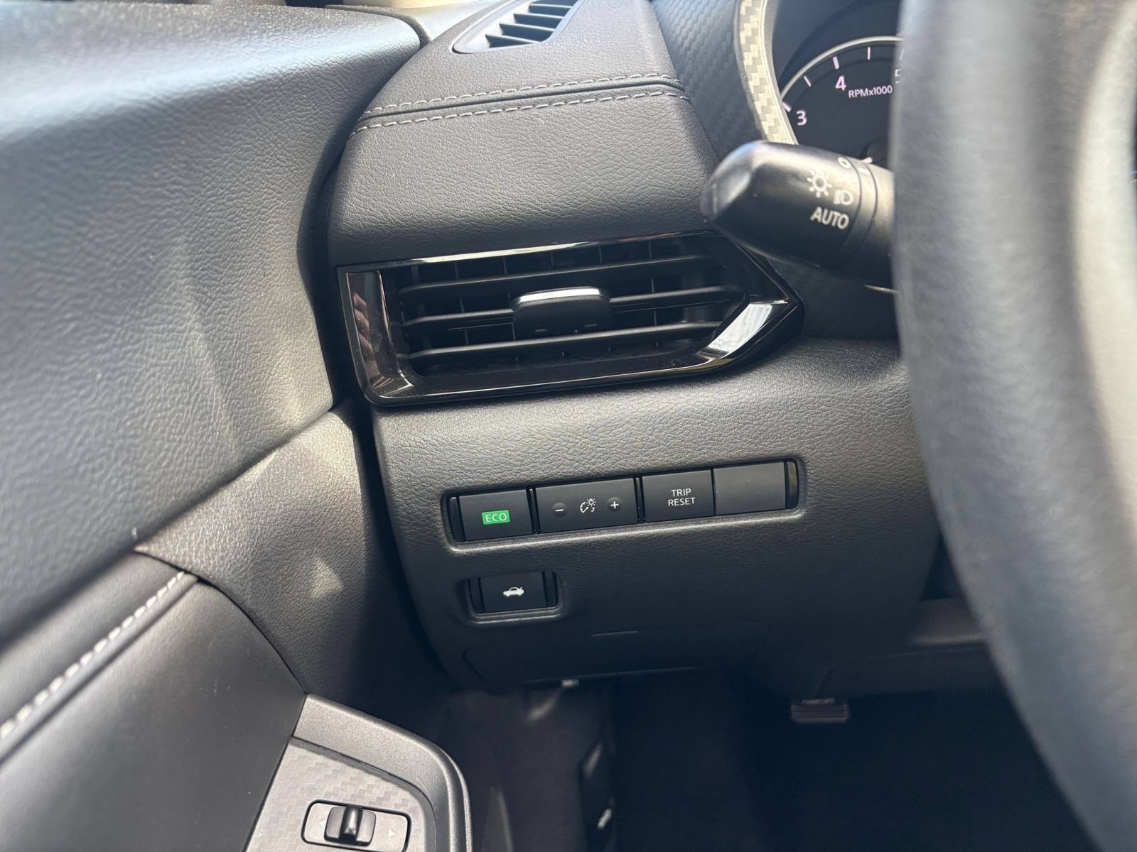 Used 2025 Nissan Sentra SV FWD image 31