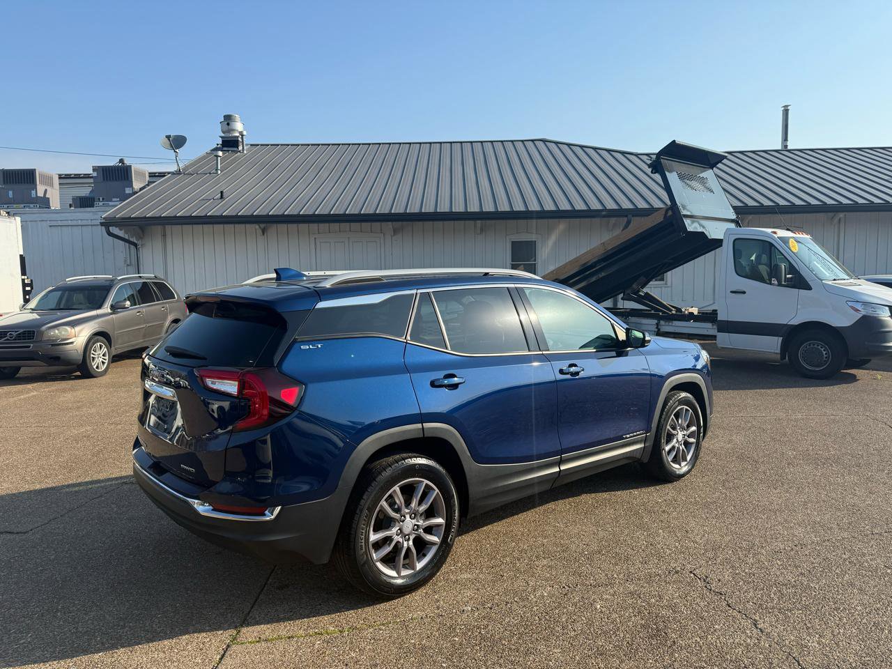 Used 2023 GMC Terrain SLT w/ LPO, Floor Liner Package image 5