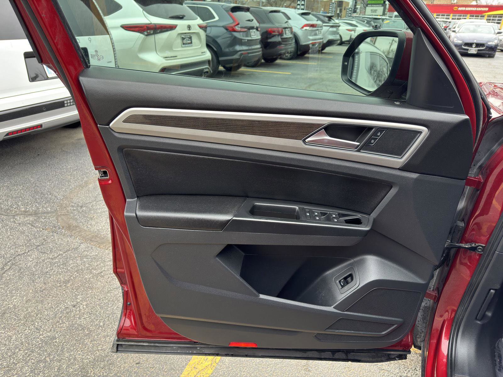 Used 2018 Volkswagen Atlas SE image 12