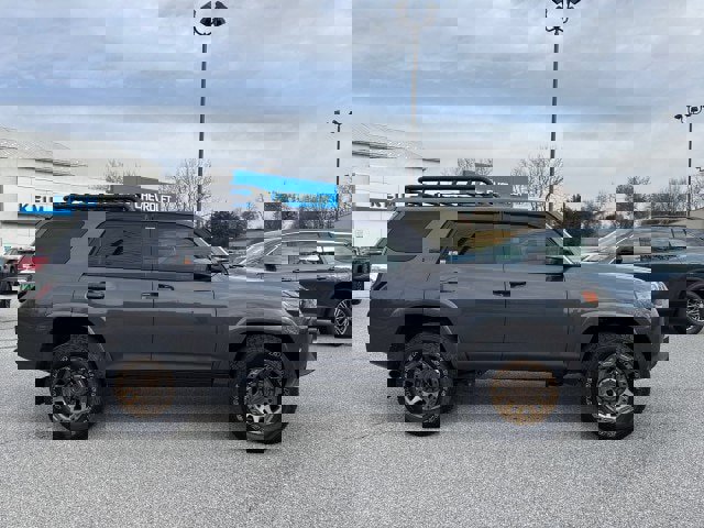 Used 2021 Toyota 4Runner SR5 image 2