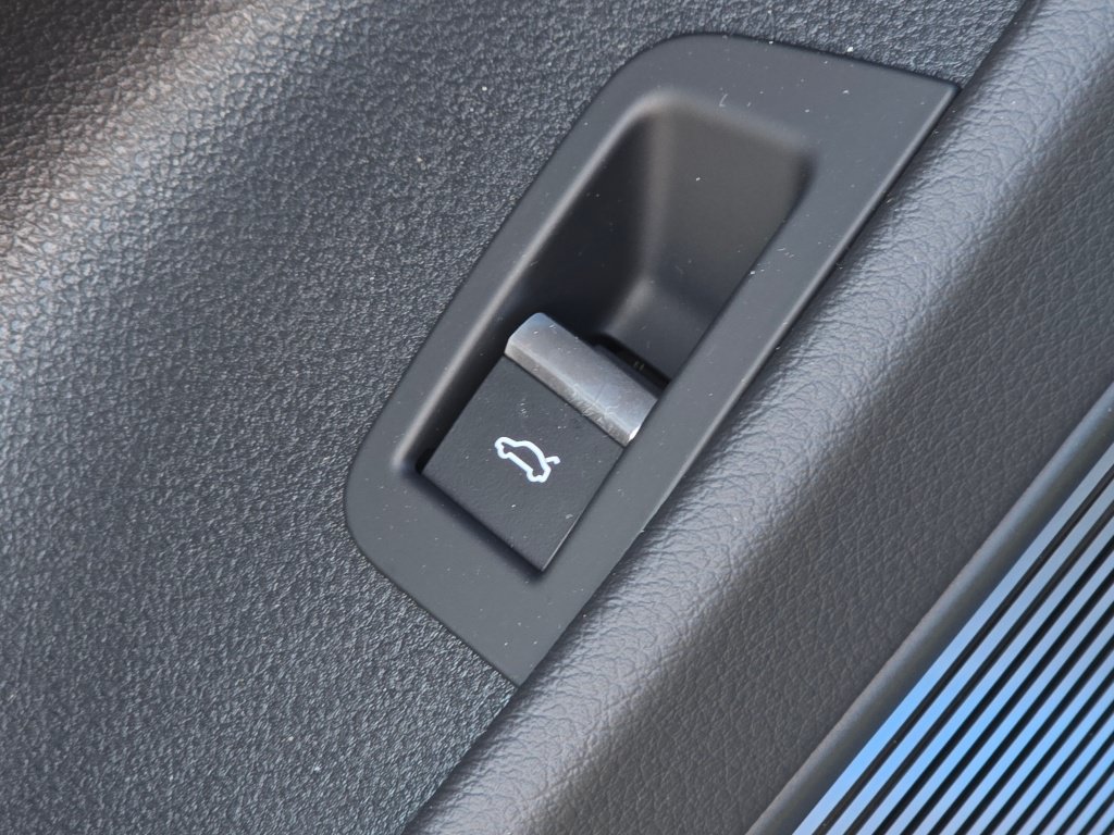 New 2026 Audi SQ8 Prestige AWD/4WD image 34