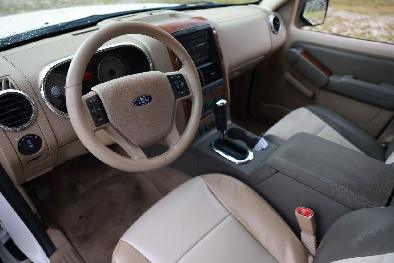 Used 2007 Ford Explorer Eddie Bauer RWD image 4