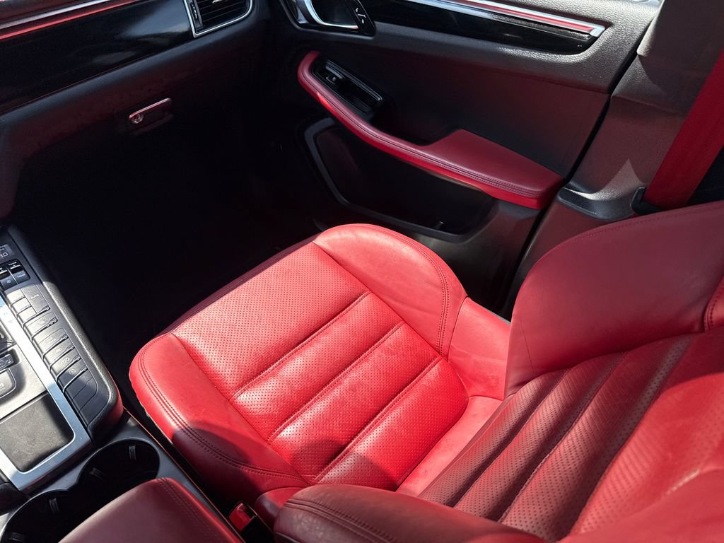 Used 2018 Porsche Macan GTS AWD/4WD image 17