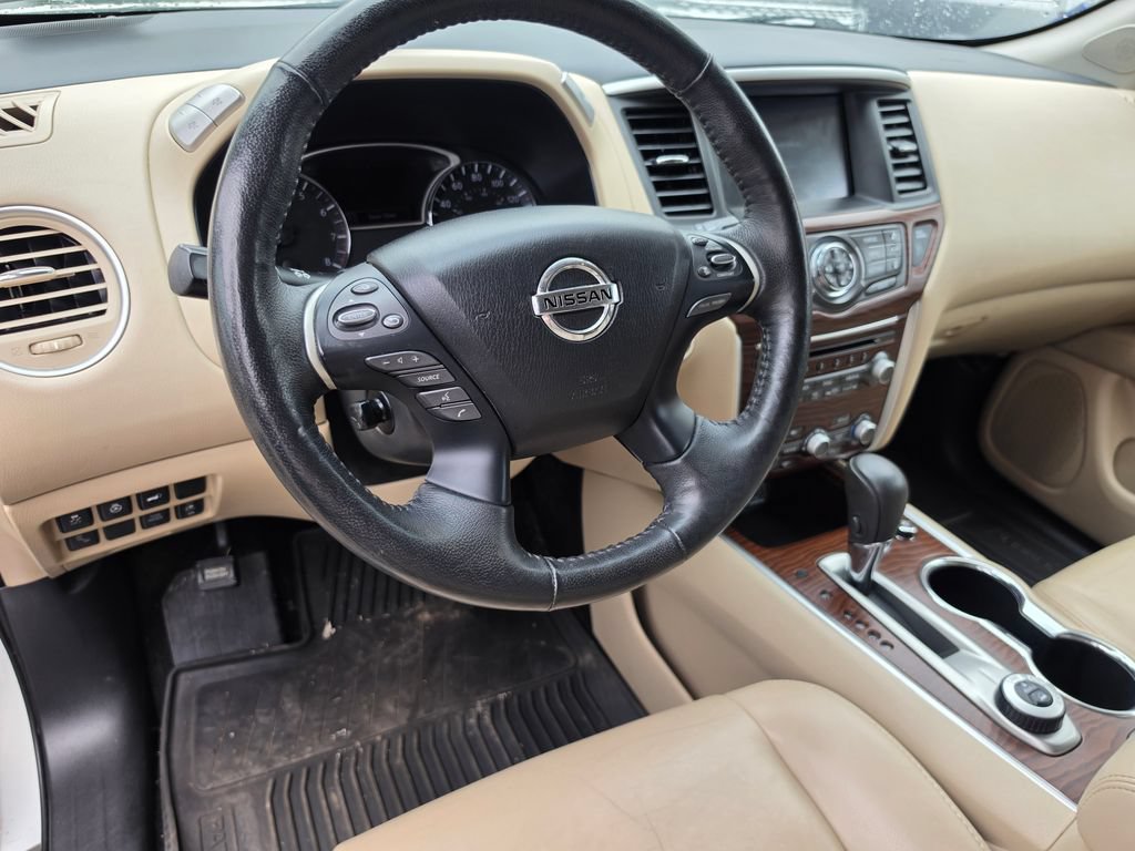 Used 2019 Nissan Pathfinder Platinum AWD/4WD image 4