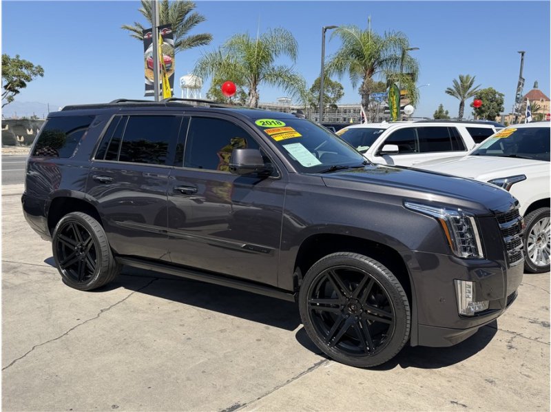 Used 2018 Cadillac Escalade Premium Luxury AWD/4WD image 58