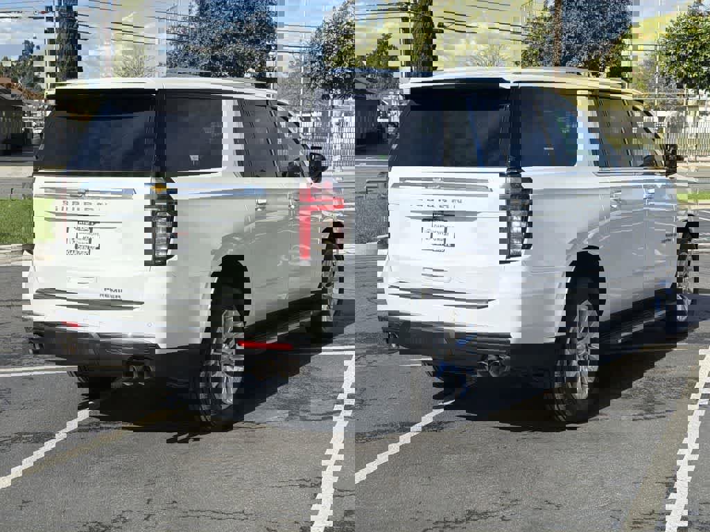 Used 2023 Chevrolet Suburban Premier image 6