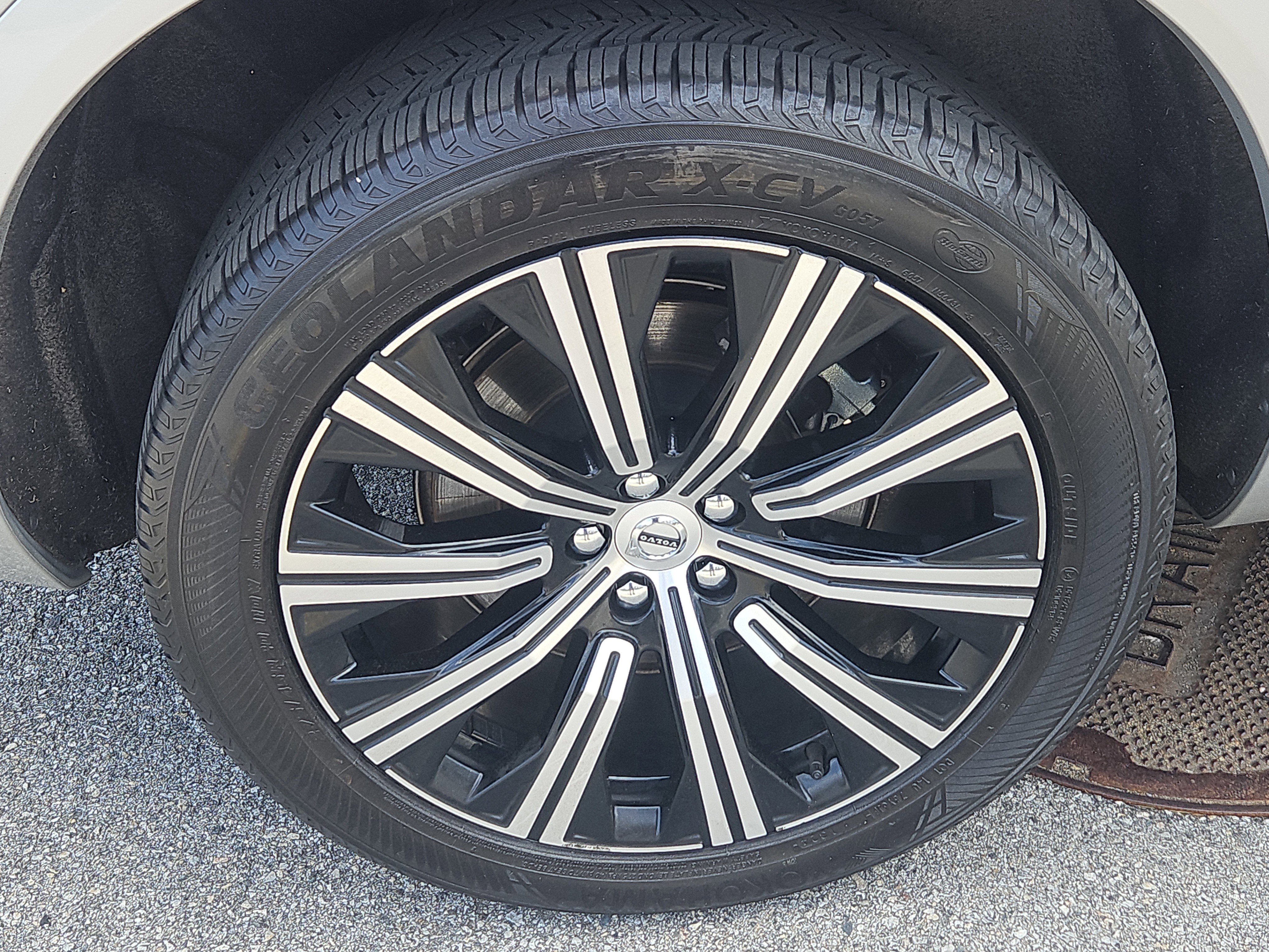 Used 2024 Volvo XC90 B5 Core image 29
