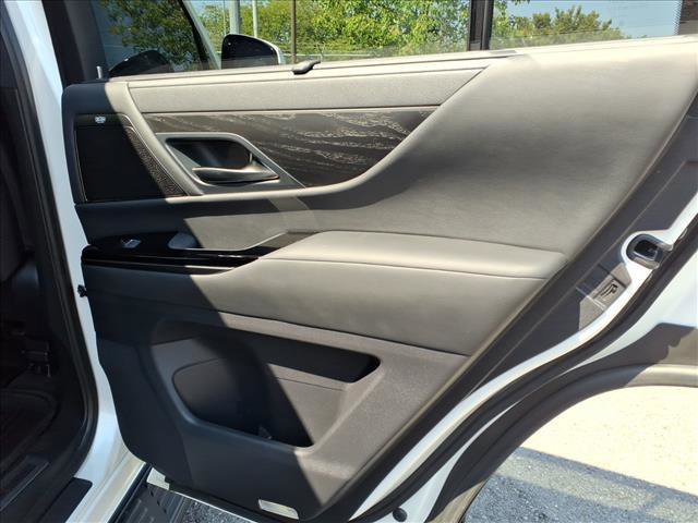 Certified 2022 Lexus LX 600 4WD w/ Luxury Package image 18