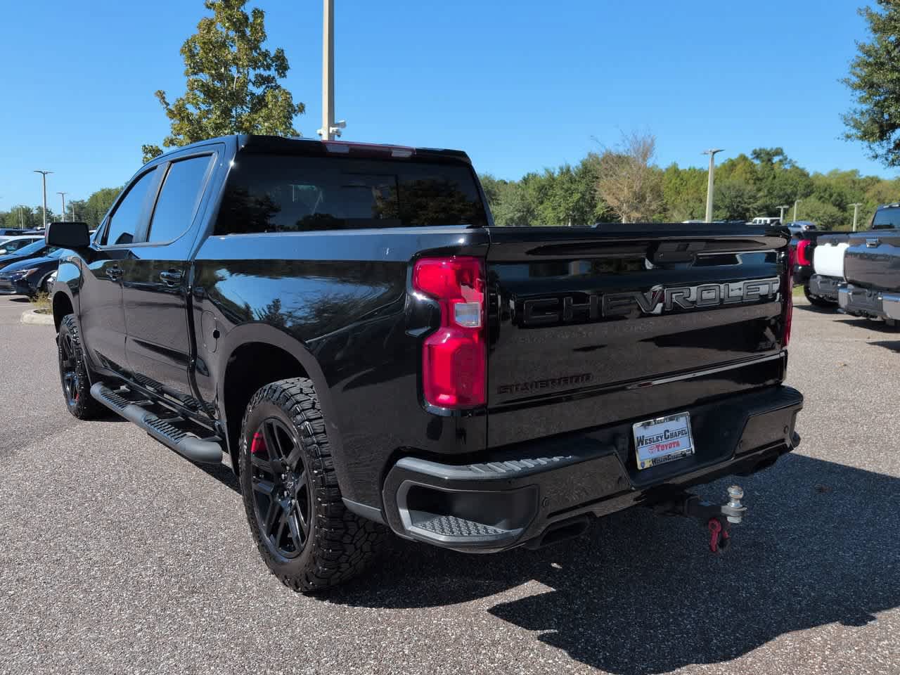 Used 2022 Chevrolet Silverado 1500 RST w/ Redline Edition AWD/4WD image 4