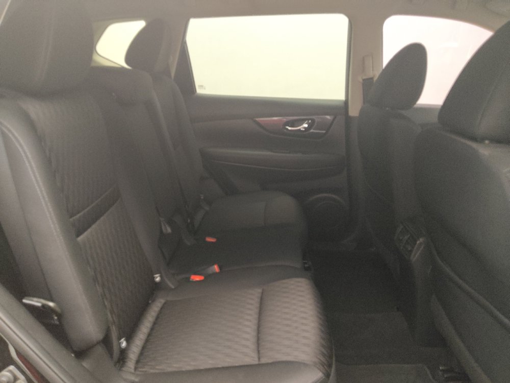 Used 2020 Nissan Rogue SV FWD image 19