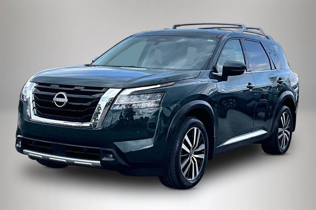 Certified 2024 Nissan Pathfinder Platinum FWD image 2