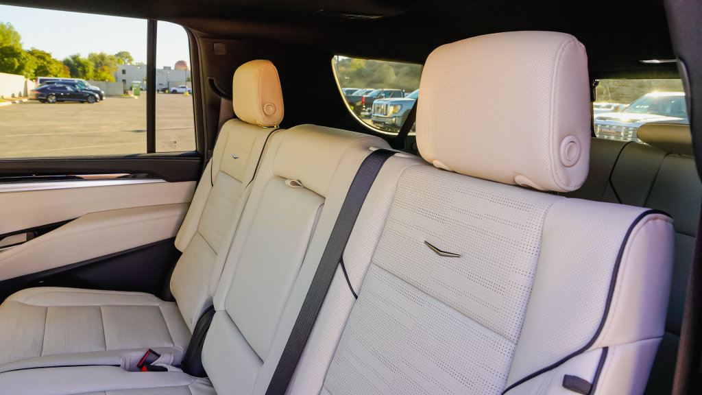 New 2027 Cadillac Escalade ESV Sport w/ LPO, ONYX Package AWD/4WD image 10