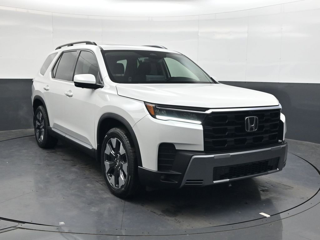 New 2026 Honda Pilot Touring image 2