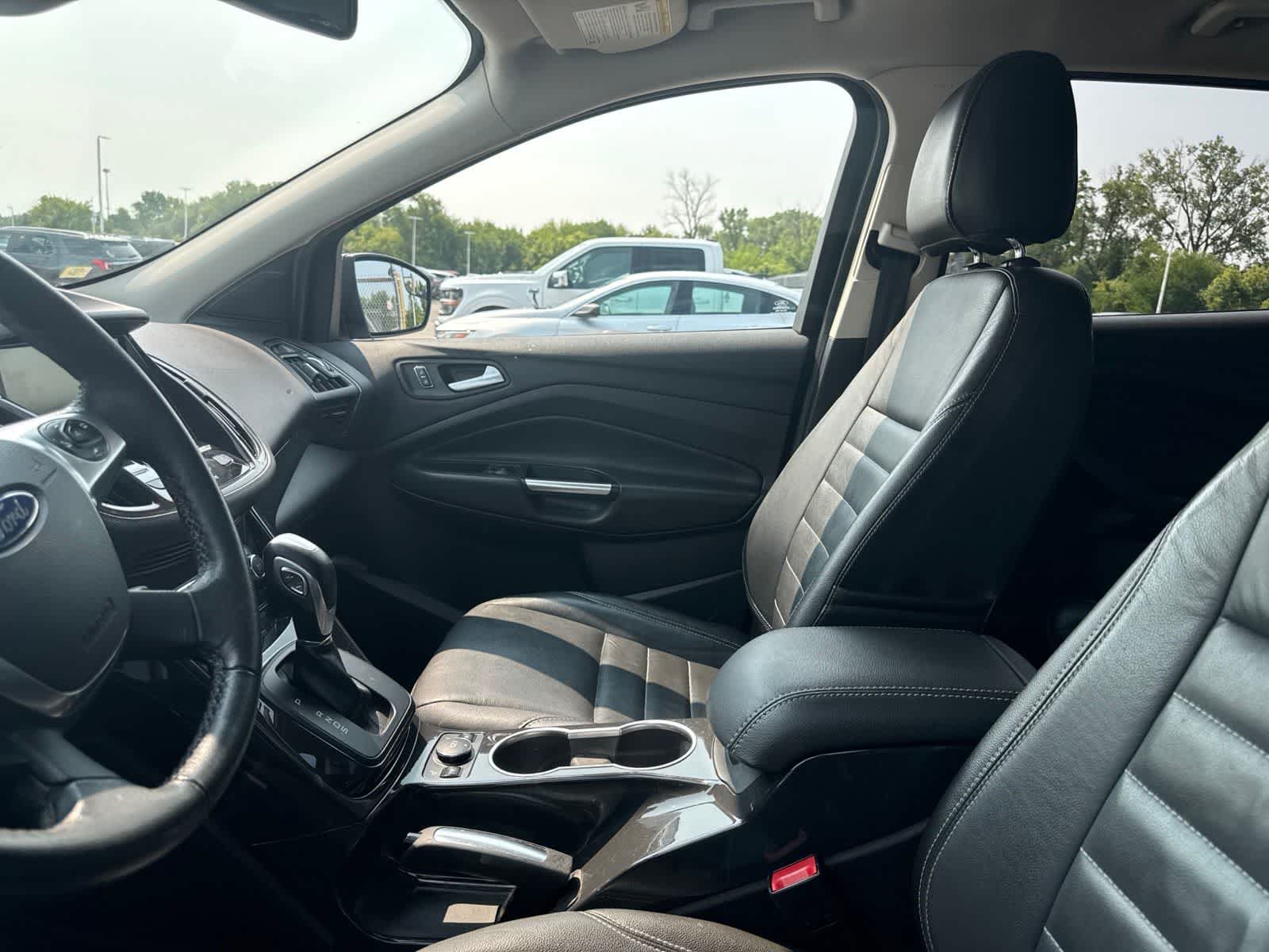 Used 2015 Ford Escape Titanium FWD image 30