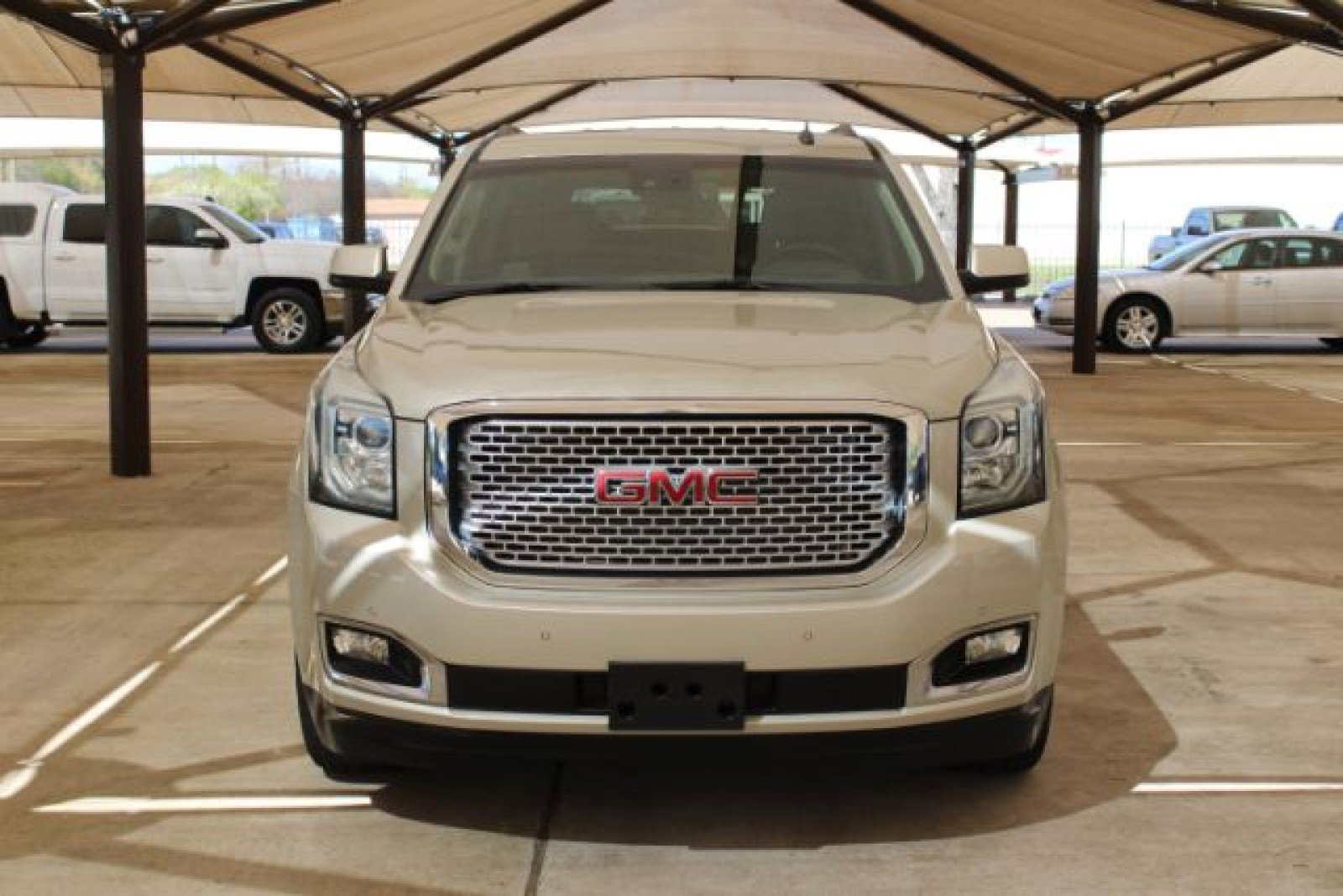 Used 2015 GMC Yukon XL SLT w/ Open Road Package image 2