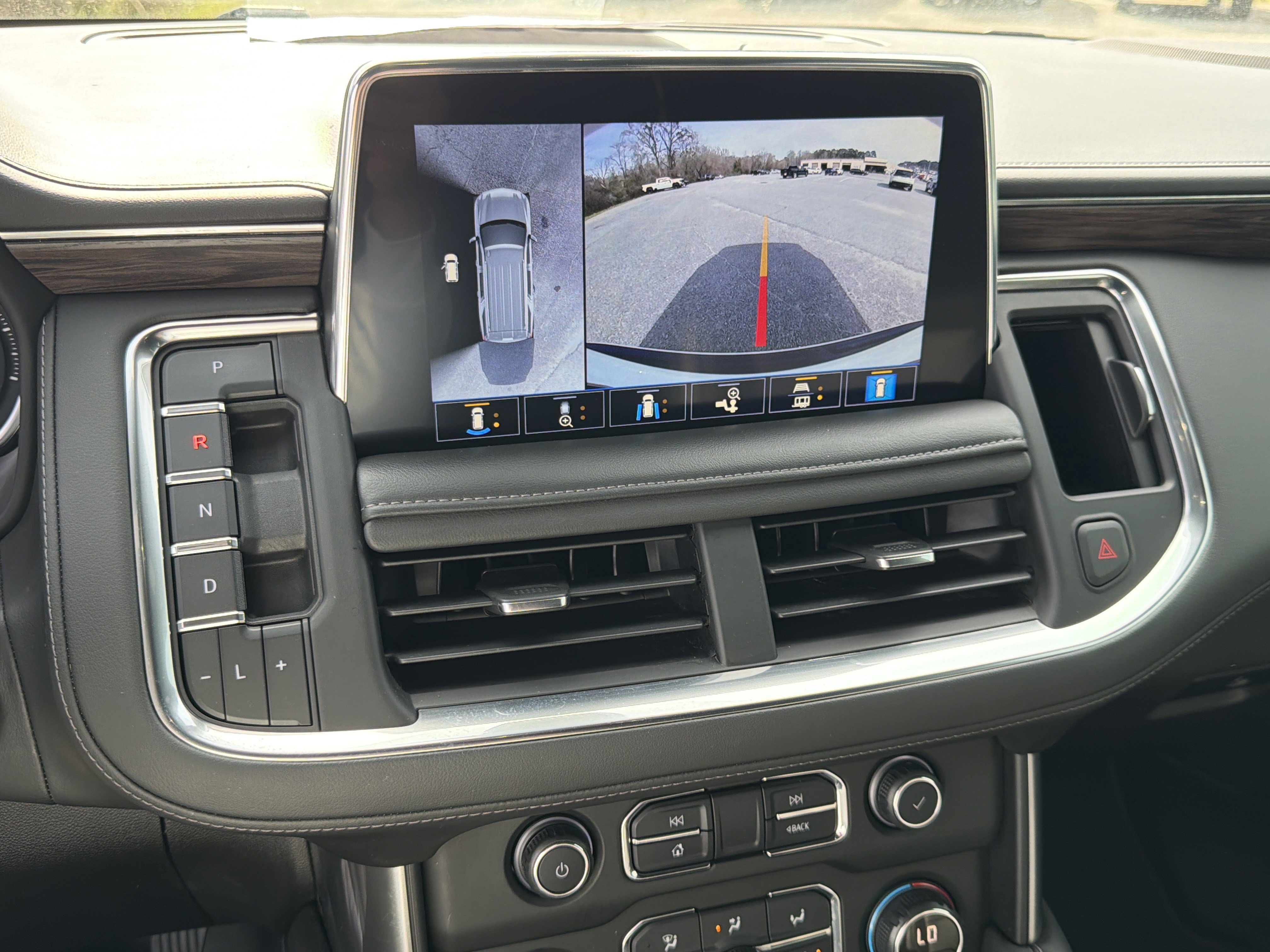 Used 2021 Chevrolet Tahoe Z71 w/ Z71 Off-Road Package image 32