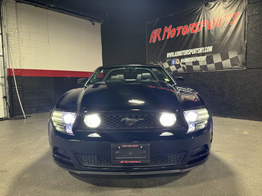 Used 2013 Ford Mustang GT Premium w/ Security Pkg RWD image 8